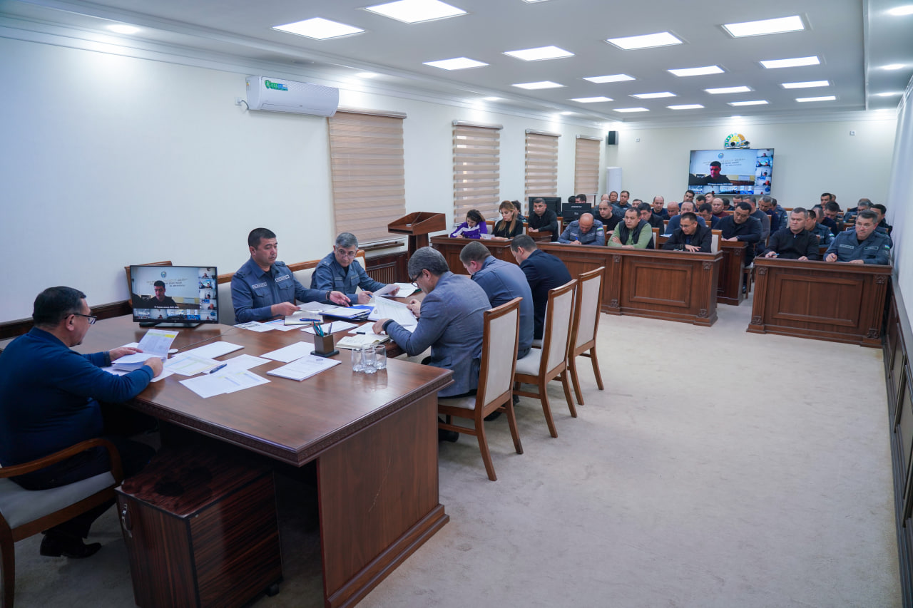 Qashqadaryo viloyati IIB boshlig‘i polkovnik Abduvohid Ismoilov huzurida muhokama yig‘ilis…