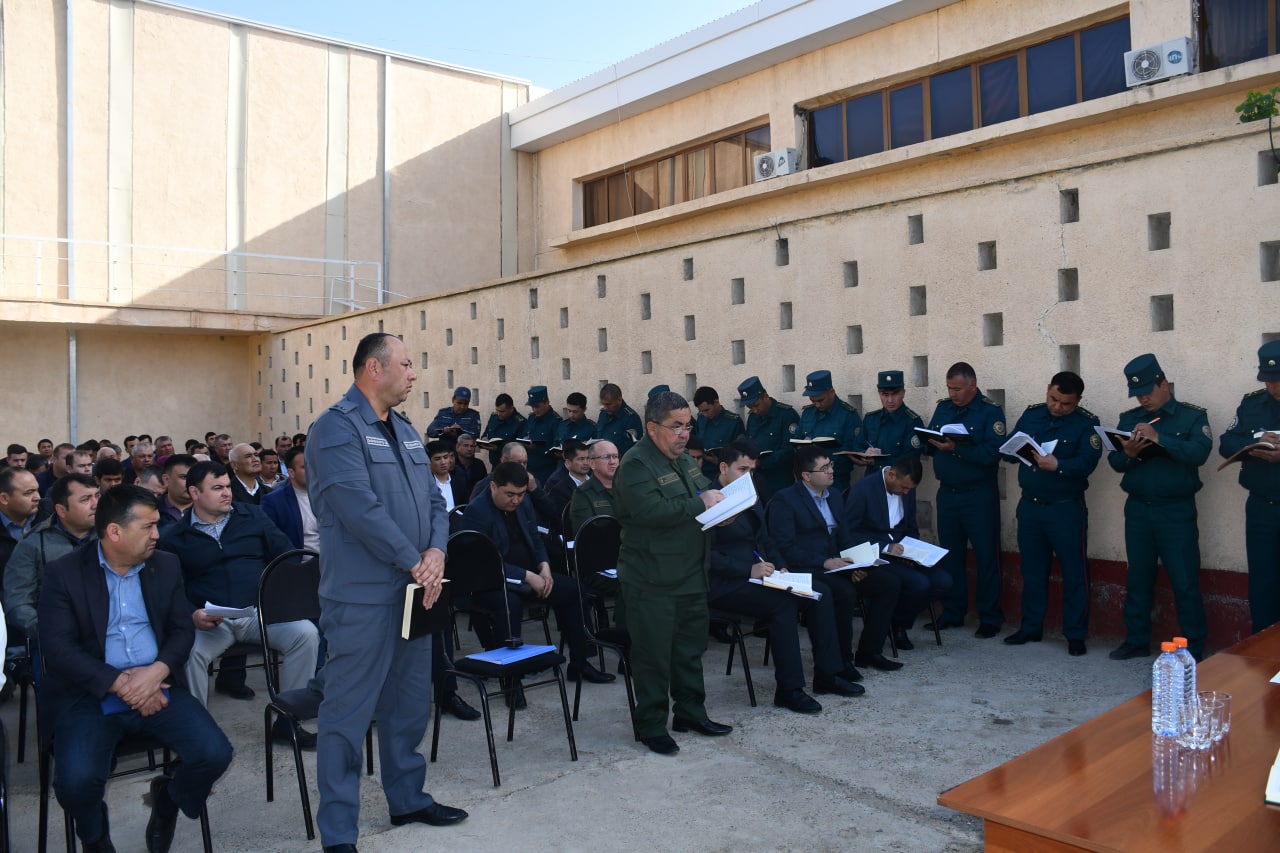 Qarshi tumanida 2-sektordagi jami 16 ta mahalla fuqarolar yigʼinlari raislari, hokim yorda…